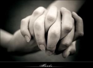 holding_hands-1418